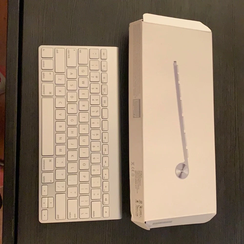 Like new apple wireless keyboard